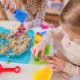 WOOPIE Piasek Kinetyczny 0,5 kg Zestaw Stolik z Foremkami